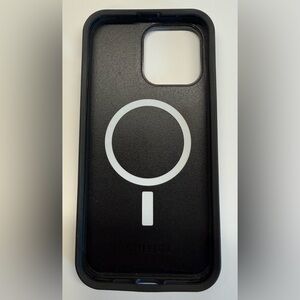 OtterBox MagSafe Case Black iPhone 14 Pro/13 Pro Rugged Slim